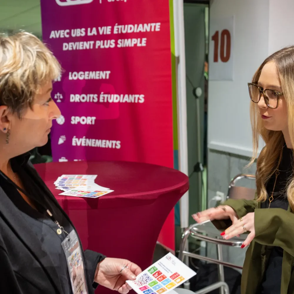 Discussion sur le Stand UBS lors d'un salon